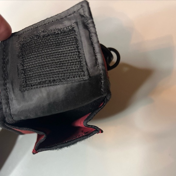 Lowepro Z5 Camera Pouch Carrying Case Black/Burgundy Great Pre-Owned Condition - Picture 4 of 11